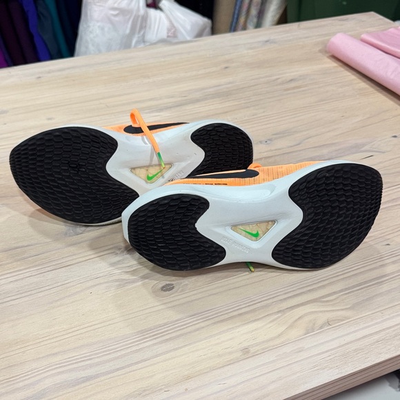 Nike women’s zoomx fly 5 orange & Green Mesh Running Sneakers - Picture 3 of 4